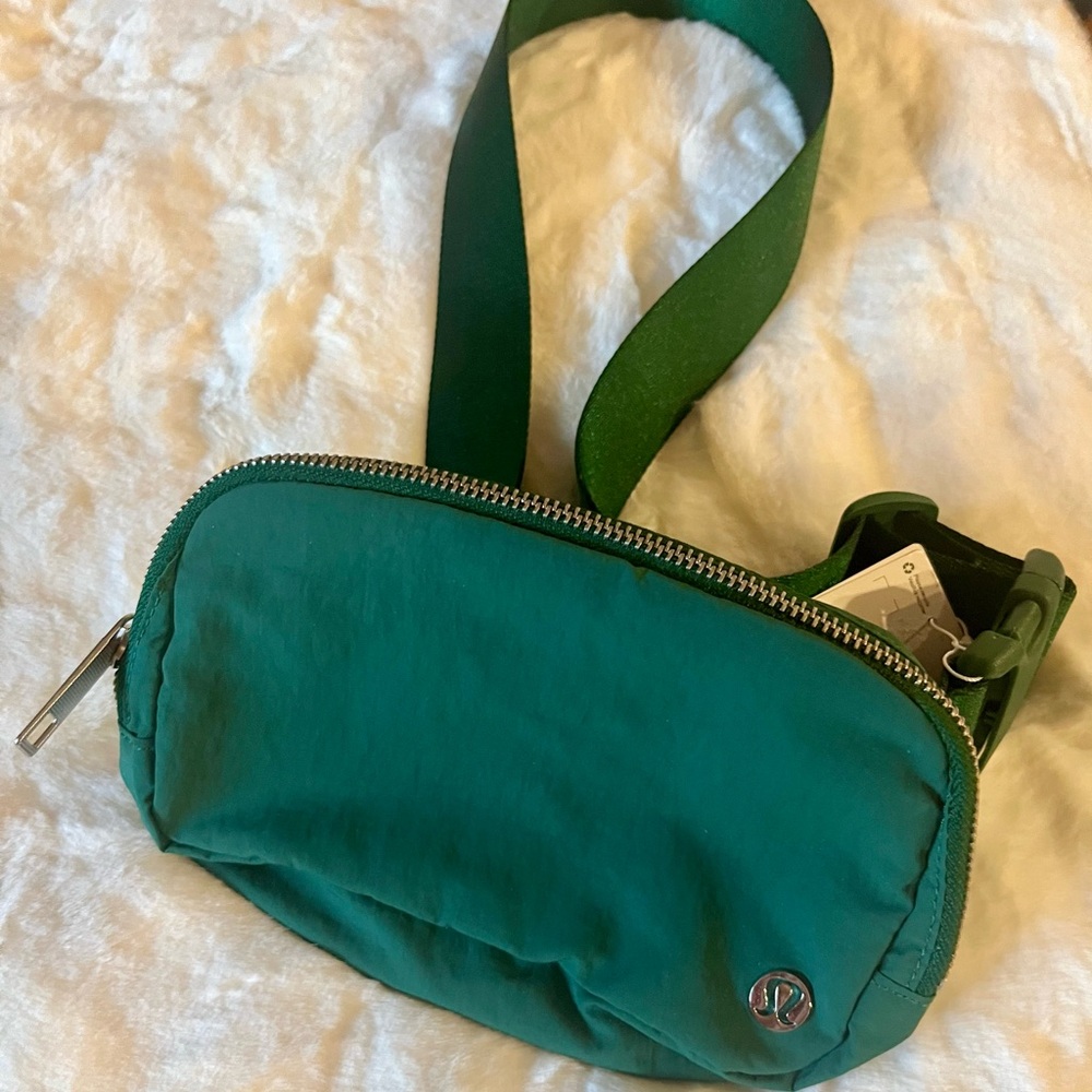 NWT Lululemon athletica 1L Everywhere Belt Bag (First Release) - Picture 8 of 8